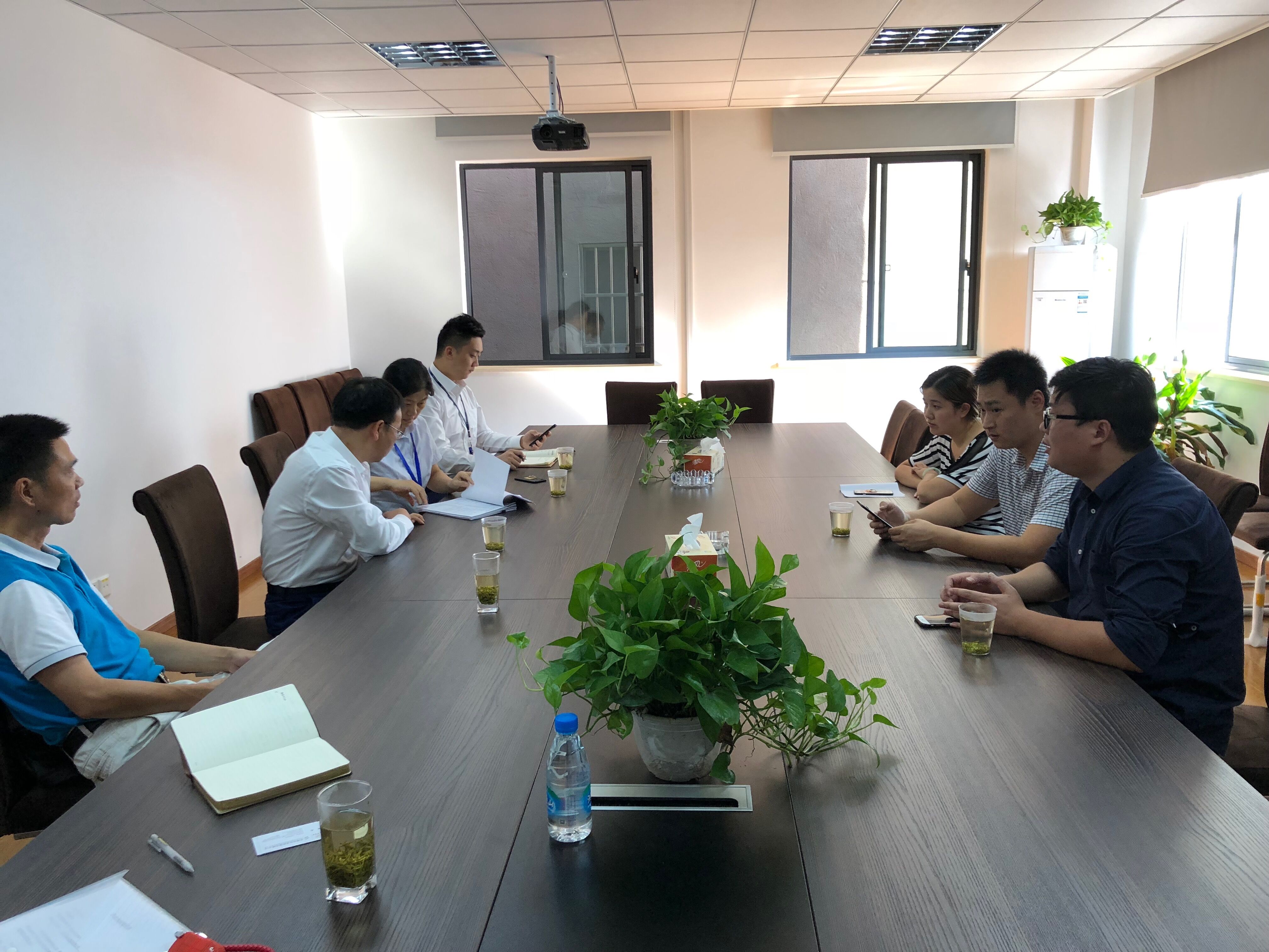 切实阐扬国企担任 精准扶贫在行动.doc